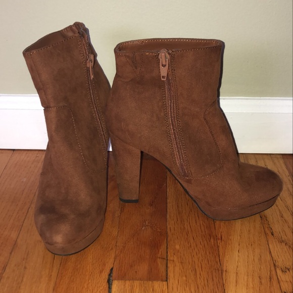 Platform booties - Picture 1 of 3